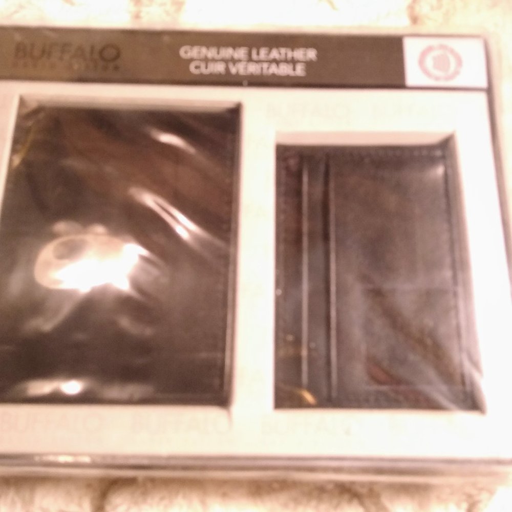 Men's lucky leather wallet and bill fold